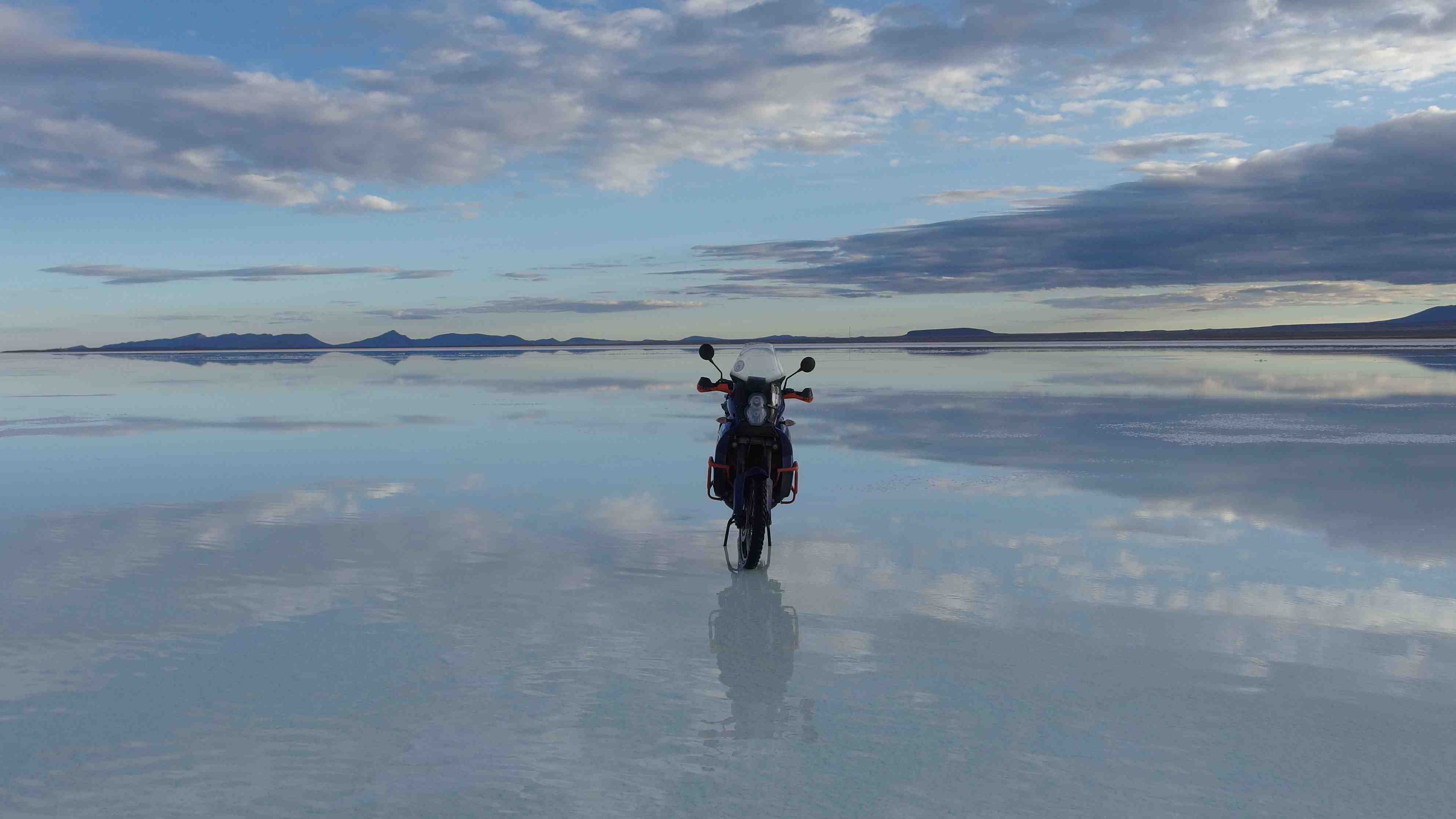 Amanecer en el Salar de Uyuni