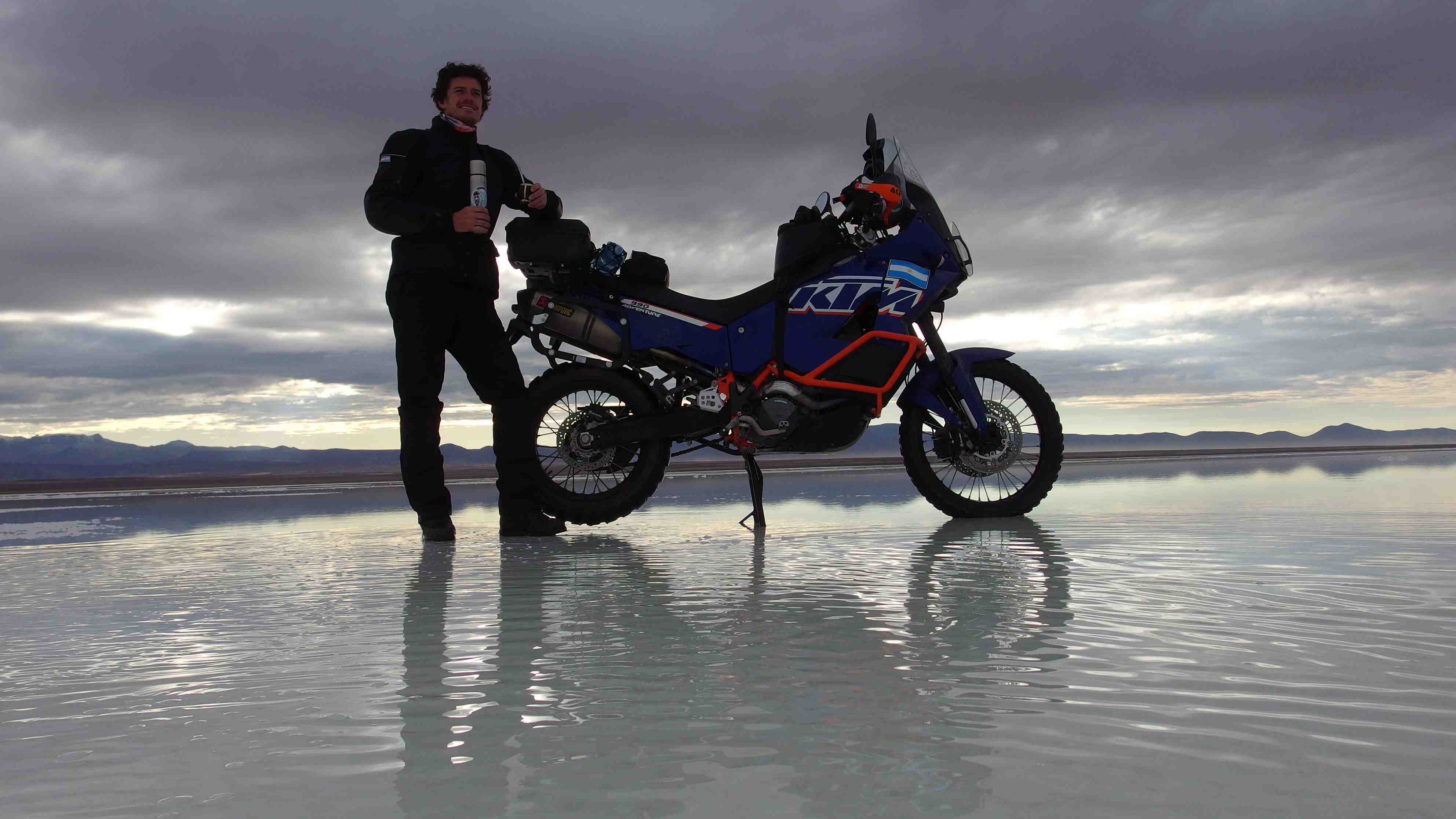 Amanecer en el Salar de Uyuni