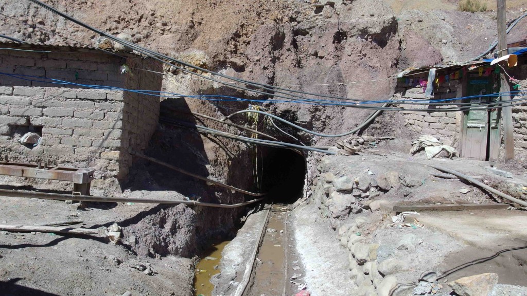 Entrada de la mina. Cerro Rico. Potosí